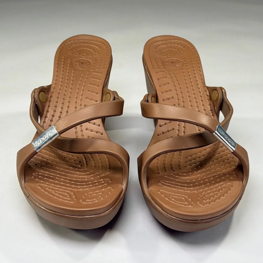 NEW Crocs Cyprus Heel Sandal Women 10 Bronze Metallic Strappy Rare Retro Comfort